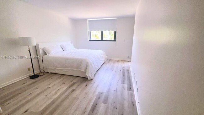 Photo - 170 Ocean Ln Dr Unidad 311