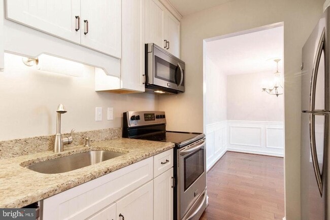 Photo - 16 Andrew Pl Unit R122