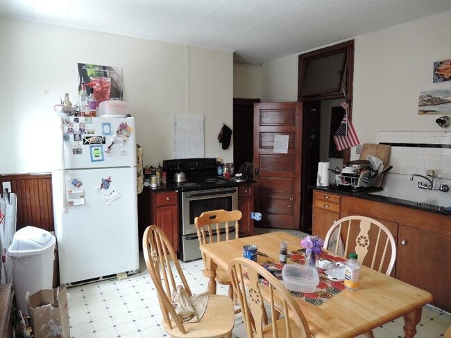 Photo - 35 Waverly St Unit 2