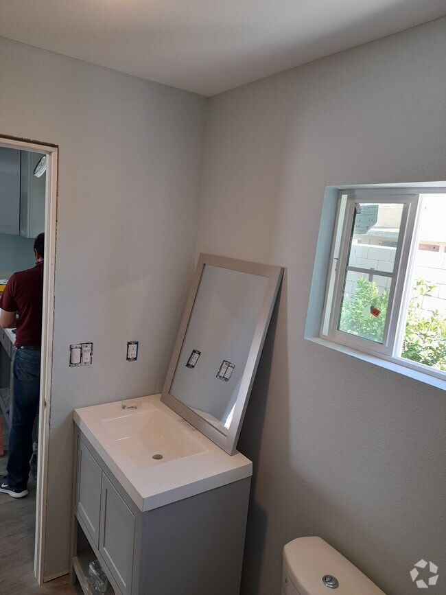 Building Photo - 3530 Las Tunas Pl Unit Aparment studio!! Rental