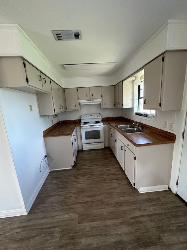Photo - Updated 3 Bedroom 1.5 Bath Home in Gray