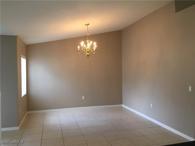 Building Photo - 11002 Mill Creek Way Rental