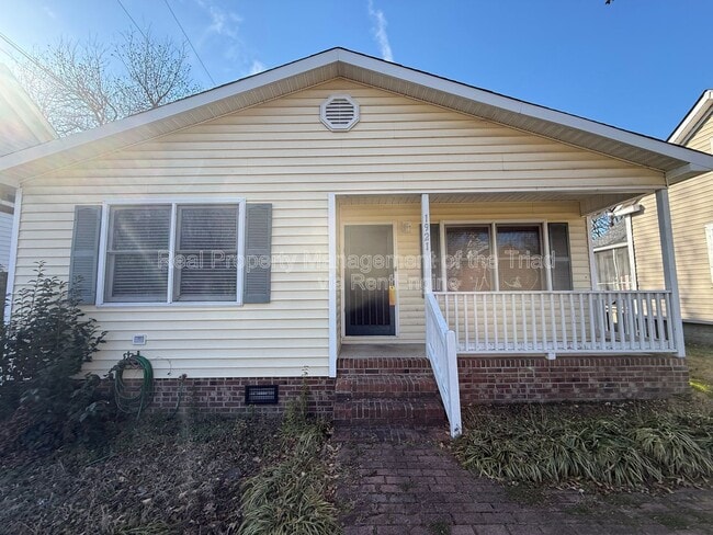 Photo - 1921 Bradford St