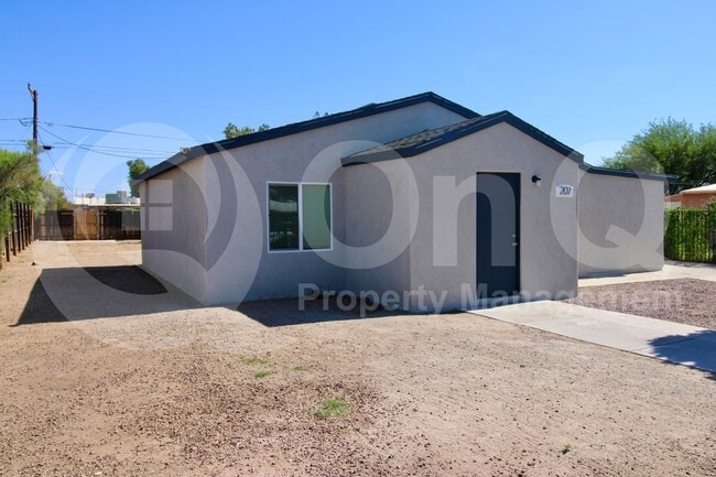 Building Photo - 207 W Ohio St Rental