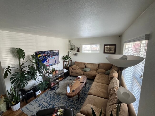 Photo - 4850 W Virginia Ave