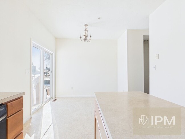 379 Mesa Ln