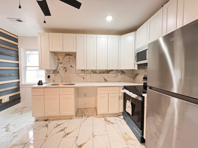 Photo - 5842 Hobart St Unit 3