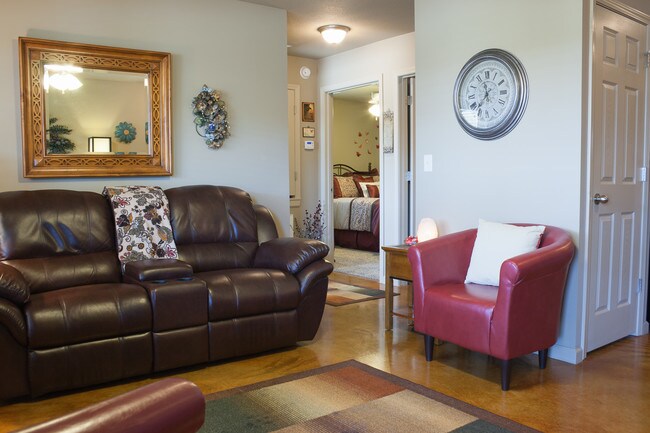 Fox Run Apartments- Utilities Included!