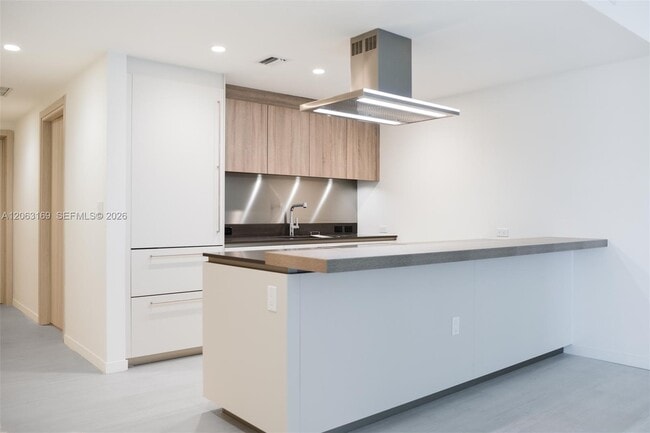 Building Photo - 1000 Brickell Plaza Unit 4205