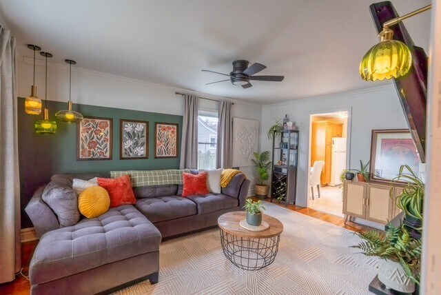 Photo - 568 Cromwell St