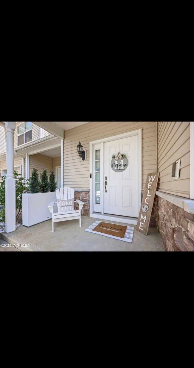 Photo - 100 Pine St