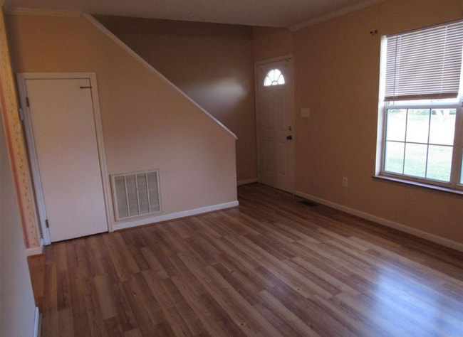 Photo - 1029 Bluebird Ln