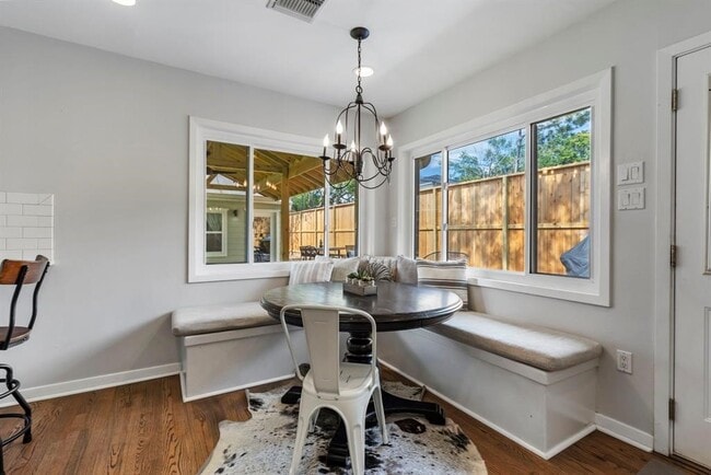 Photo - 982 W 42nd St