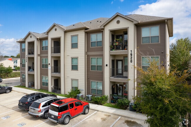 Photo - Hollister Oaks