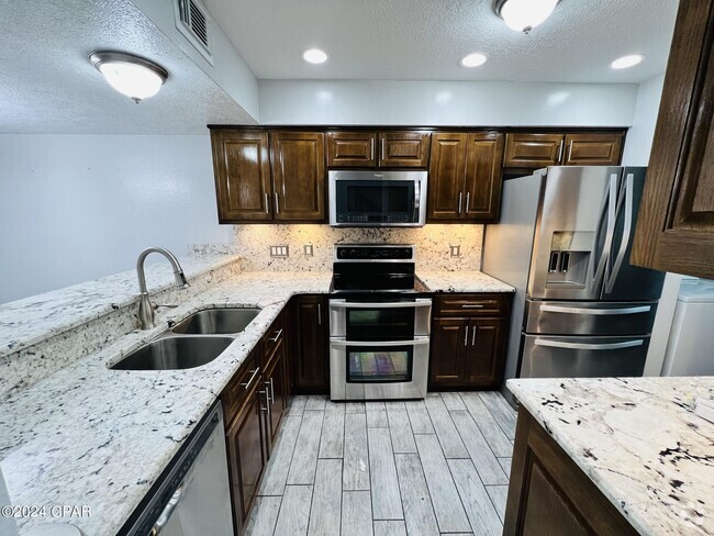 Building Photo - 8623 N Lagoon Dr Rental