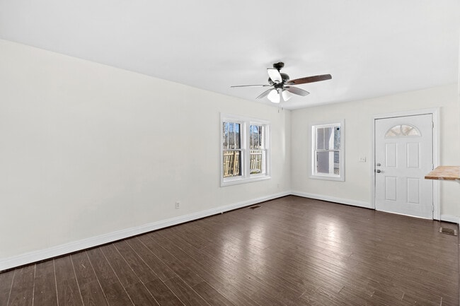 Photo - 128 Grandview Dr