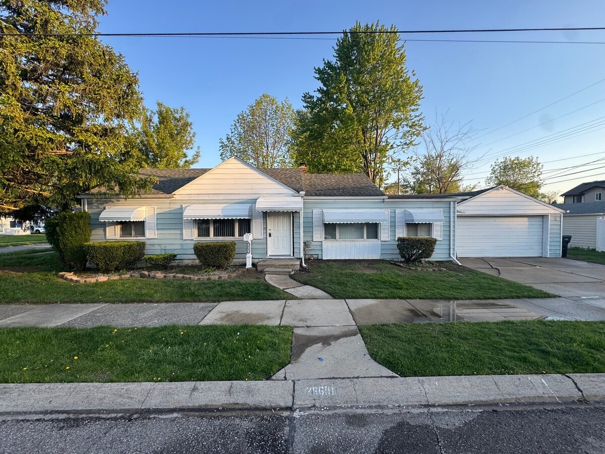 Photo - 26681 Clancy St
