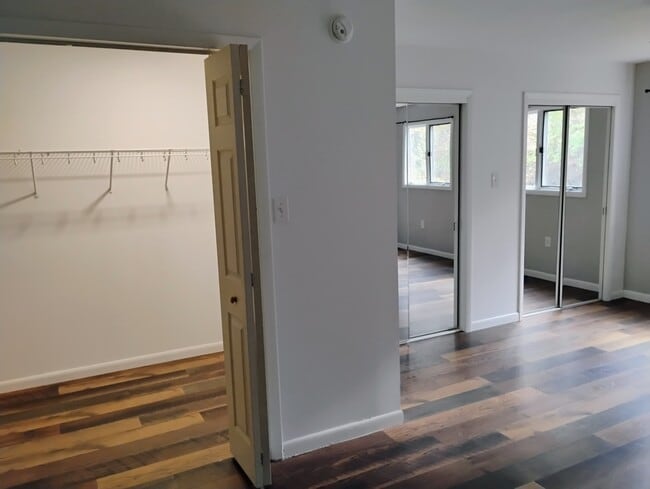 Photo - 110 W Fairview St