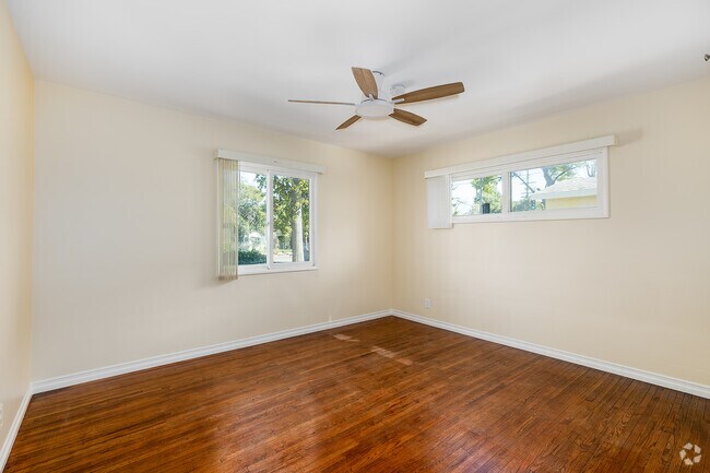 1BR, 1BA - 765SF - Bedroom