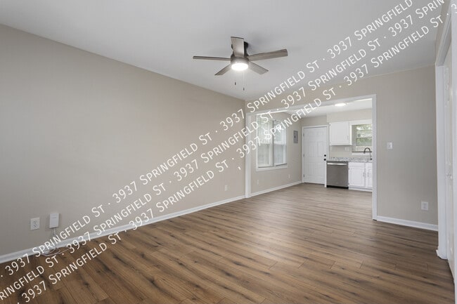 Photo - 3937 Springfield St