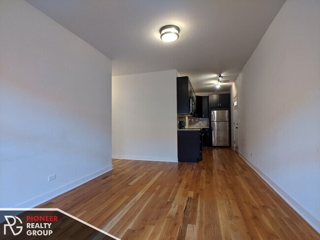 Photo - 2211 W Eastwood Ave Unit 3