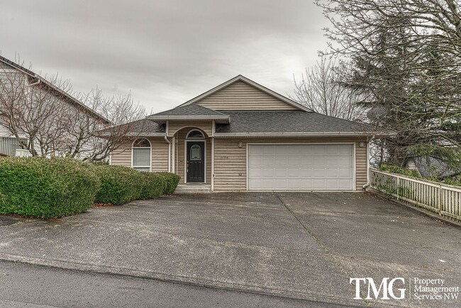 Building Photo - DoNguyen2 Unit 1796 N 10th Street