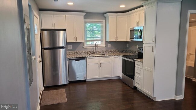 Photo - 103 Vandiver Ct