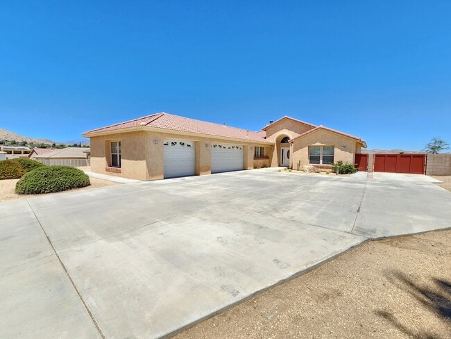 Building Photo - Copper Hills 4 Bedroom home with 3 car garage.