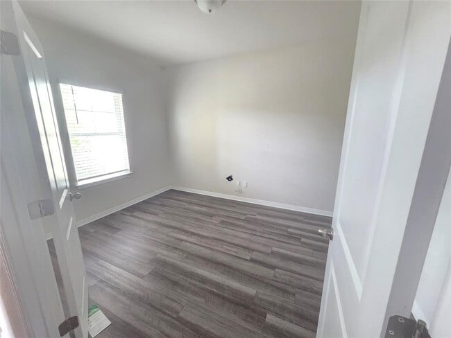 Photo - 220 Sun Grv Trl