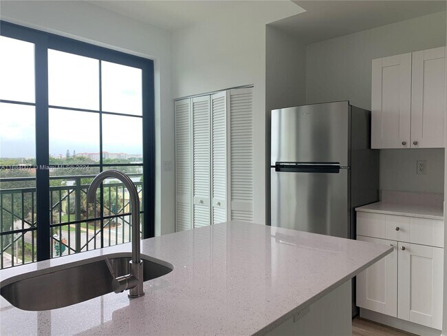 Photo - 4100 Davie Rd Unidad 402