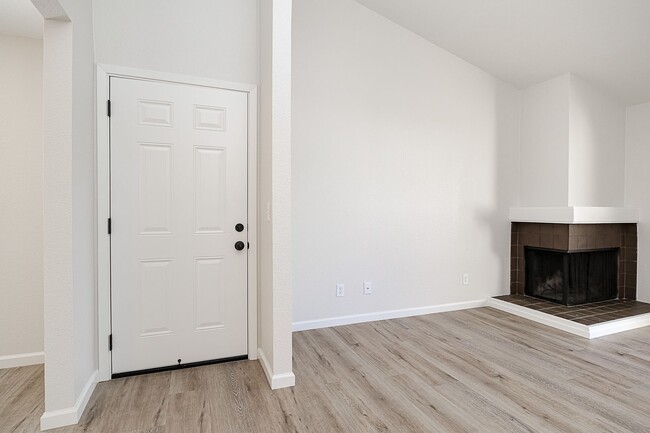 Photo - Newly remodeled upstairs condo in gated co... Unit 273