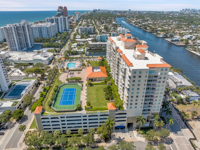 Building Photo - 3020 NE 32nd Ave Unit 1405