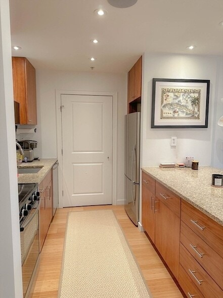 Building Photo - 16 Miner St Unit 509 Rental