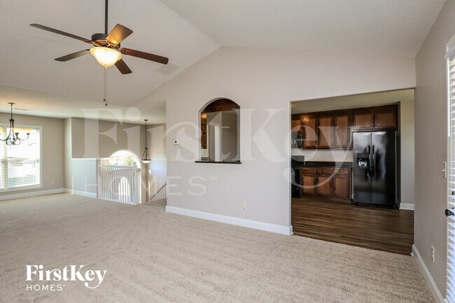 Photo - 1666 Dillard Way