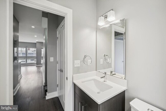 Photo - 2724 12th St NE