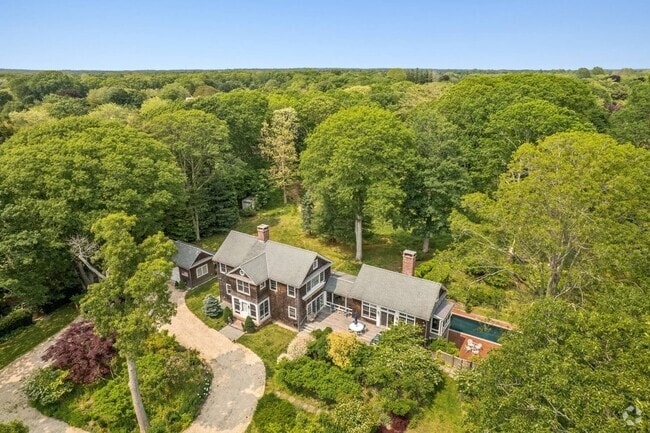 Building Photo - 5 Baiting Hollow Rd Rental