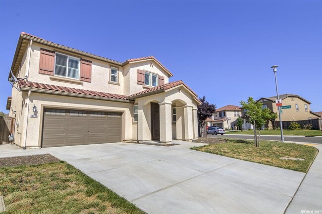 Gorgeous Elk Grove Home - Gorgeous Elk Grove Home