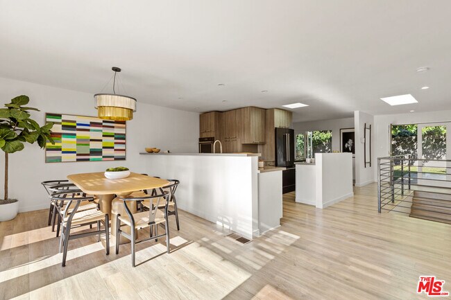 Photo - 2753 La Cuesta Dr