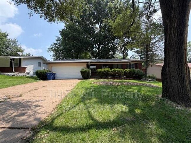 Photo - 11050 Linnell Dr