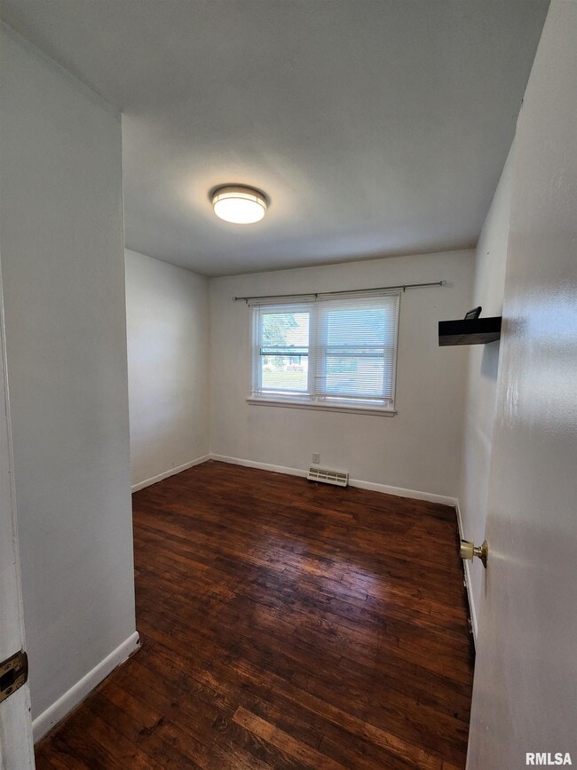 Photo - 3235 W 16th St