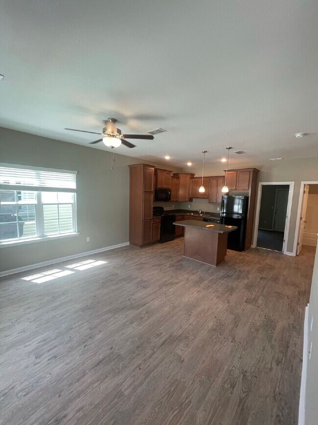 Photo - Newly constructed 3/3!