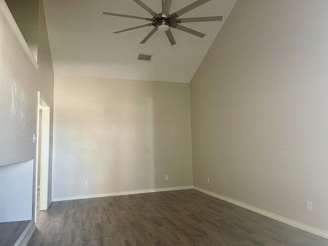 Photo - 8801 McPherson Rd Unidad A1