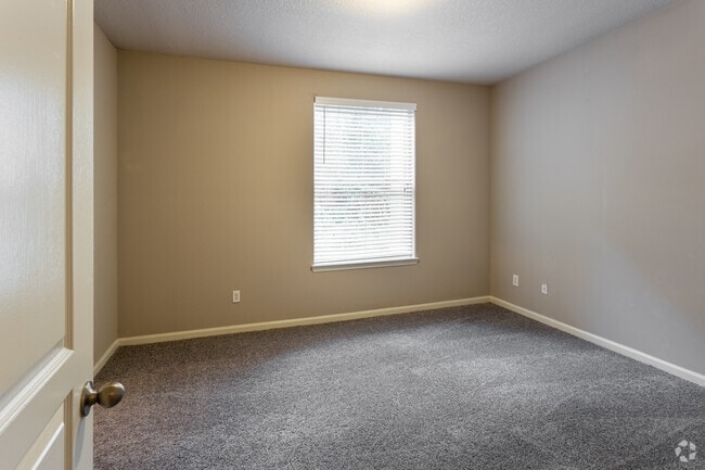 3BR, 2BA - 1,676 SF