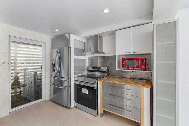 Photo - 517 NE 38th St