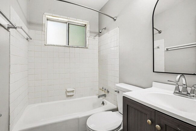 Photo - Charming, remodeled 2-Bed/1-Bath Kalamazoo Townhome $1149 - Ask about our no security deposit opt...