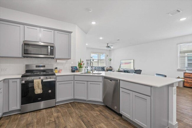 Photo - 3001 Egan Dr