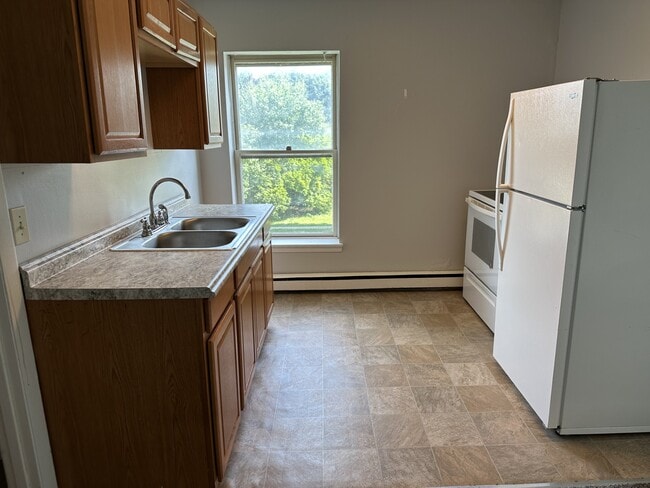 Building Photo - 15 LLC-10 Macomb Unit 7