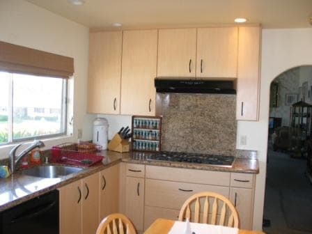 Photo - SDSU / College Area 6 bedrooms with 4 baths split-level home.