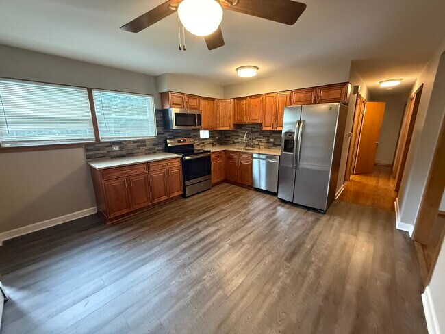 Photo - 13 Scotdale Rd Unit 1