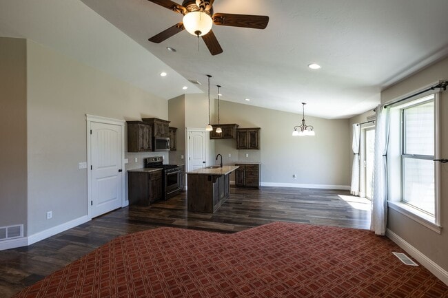 Photo - BEAUTIFUL 5 BED 3 BATH HOME IN FIRTH